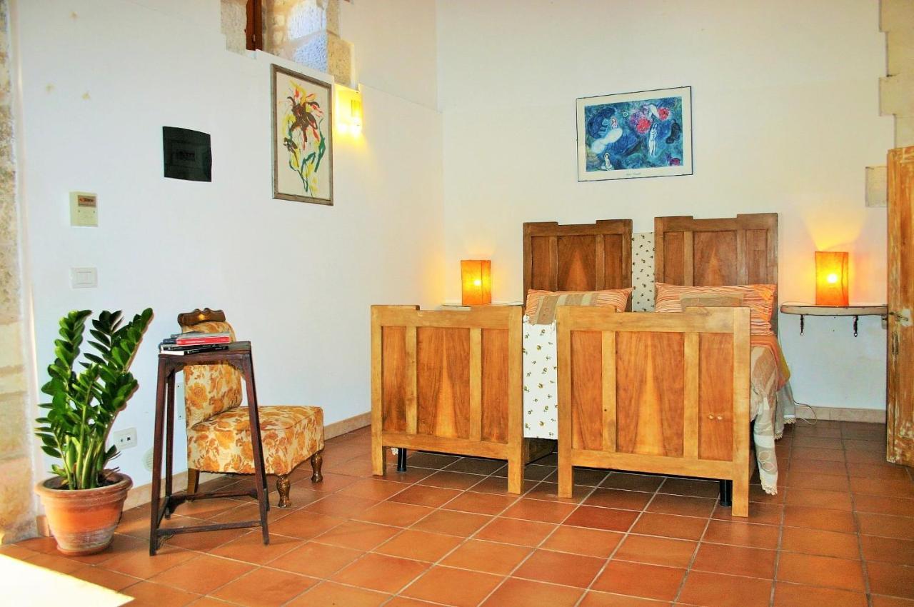 Vinciucci Bed & Breakfast Ispica Bagian luar foto