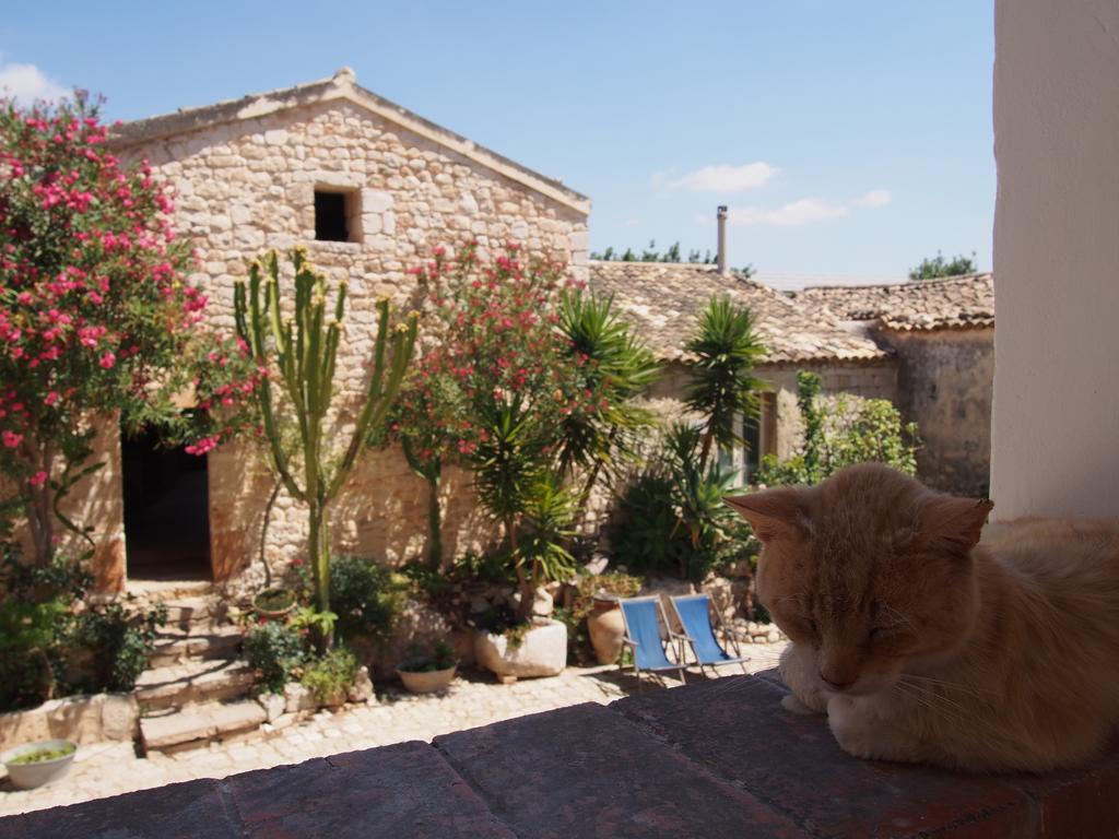 Vinciucci Bed & Breakfast Ispica Bagian luar foto